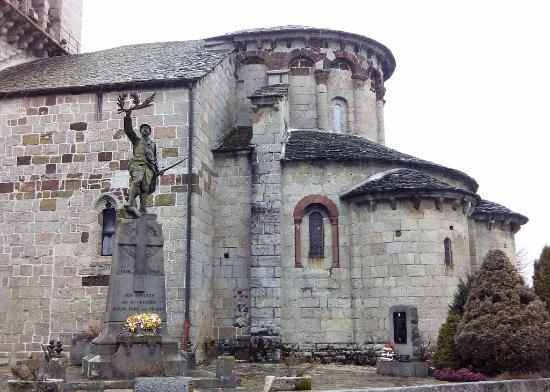 l'église Saint-Pierre-et-Saint-Michel de Saint-Urcize