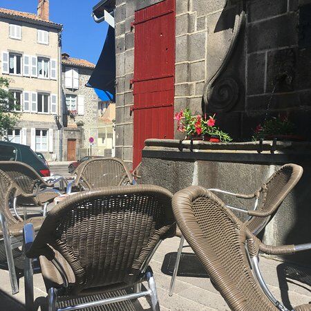 Cafe De La Halle