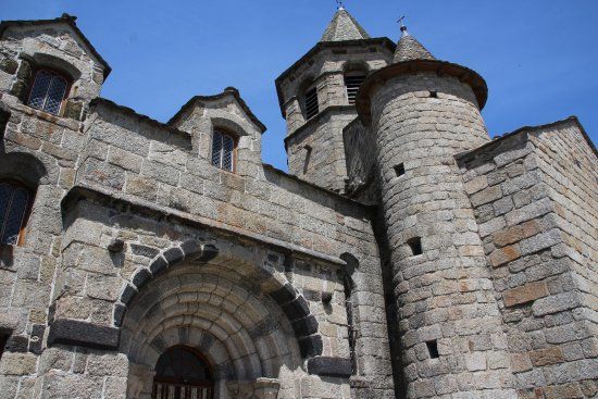l'église Sainte-Marie de Nasbinals