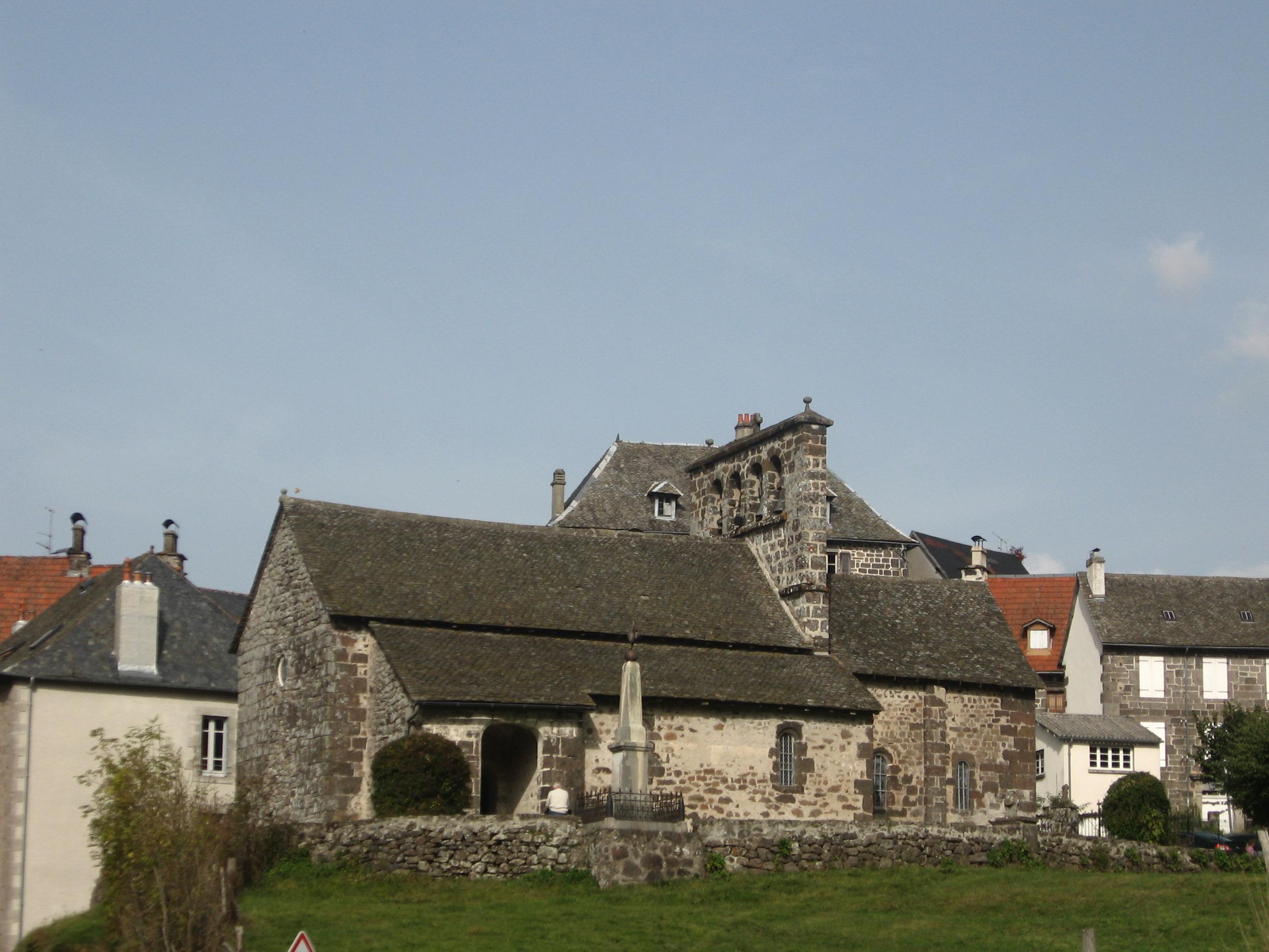 église Saint-Cyr-et-Sainte-Julitte de Saint-Cirgues-de-Jordanne