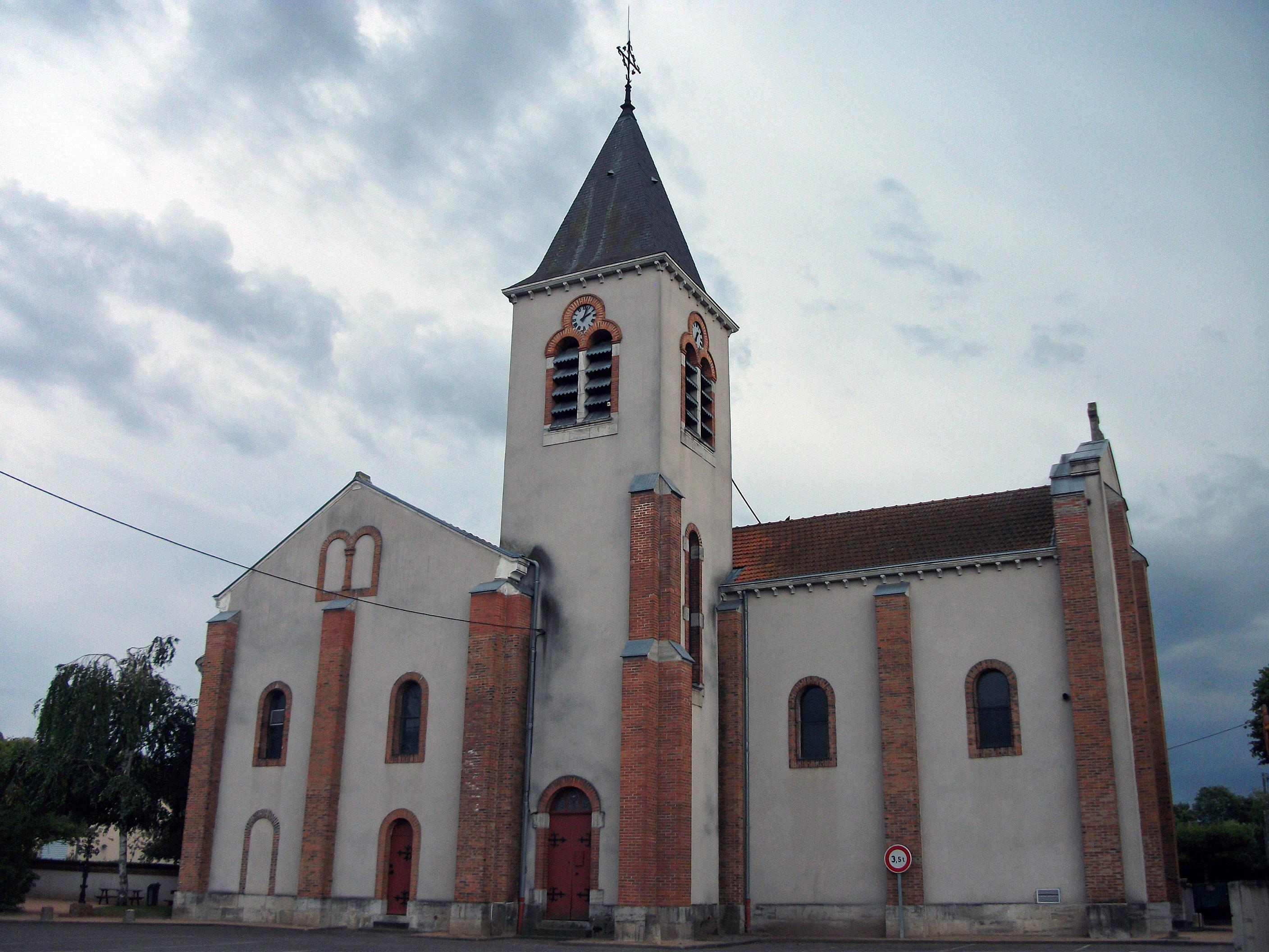 église Saint-Pierre de Charmeil