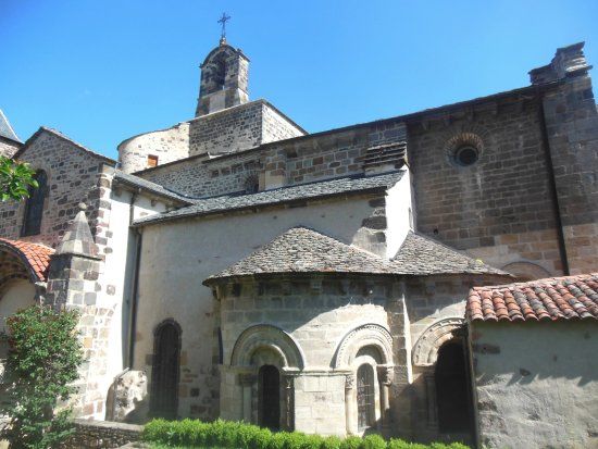 l'église Saint-Pierre de Blesle